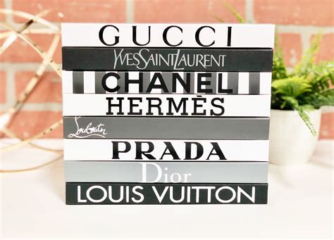 fake book chanel influenceuse